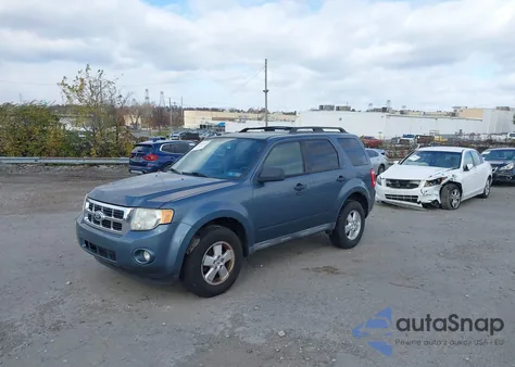 2010 Ford Escape Xlt z USA, uszkodzony, nr VIN 1FMCU0D70AKA95444